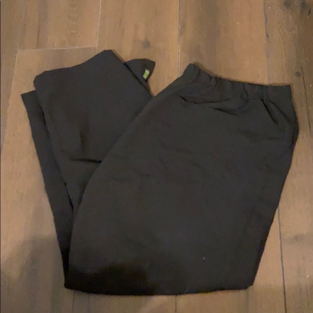 Ave scrub pants 4 pairs